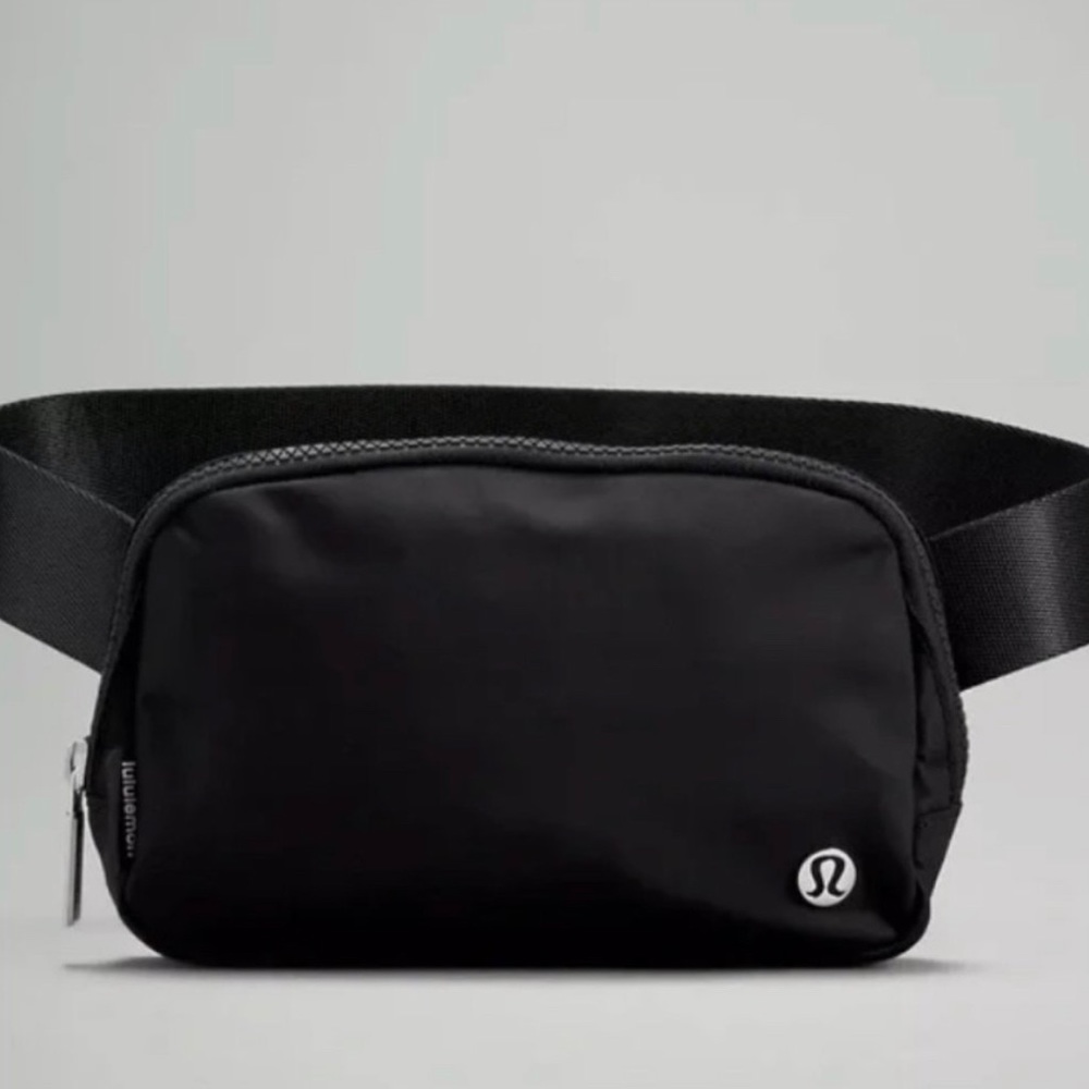 Lululemon everywhere belt bag